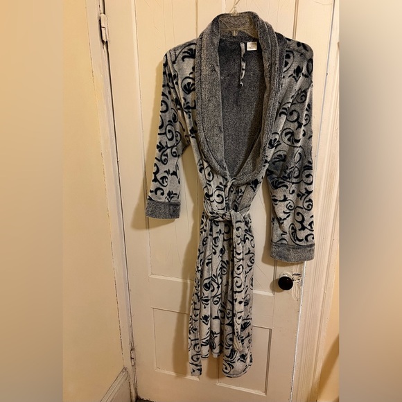 Women's Croft & Barrow Shawl Collar Long Plush faux fur Wrap Robe Size XL - Picture 6 of 6